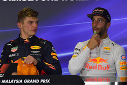 Гонщики Red Bull Racing Макс Ферстаппен и Даниэль Риккардо
