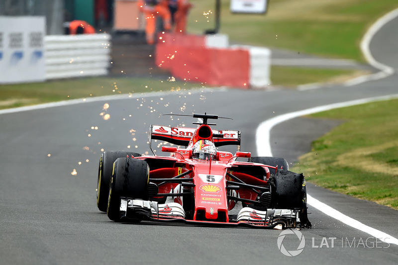 Reifenschaden: Sebastian Vettel, Ferrari SF70H