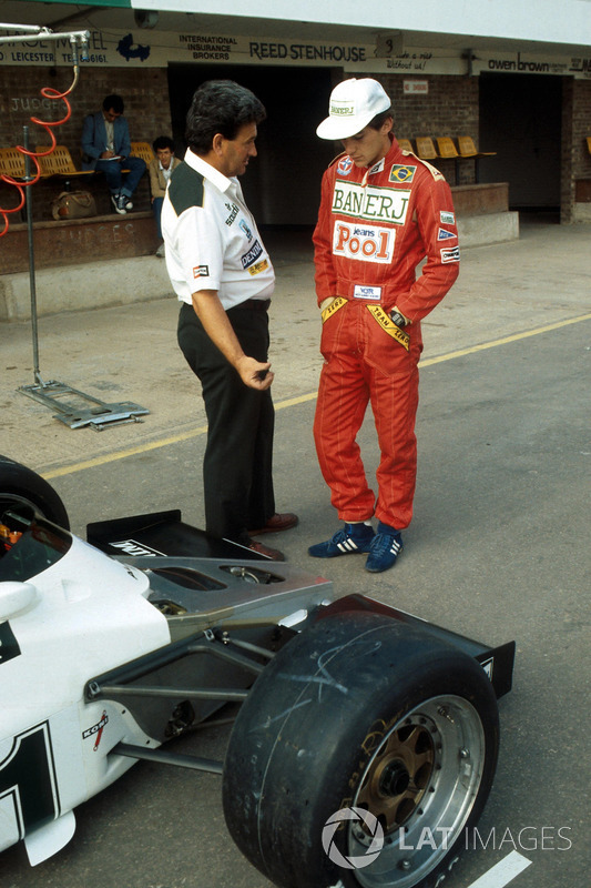 Ayrton Senna, discusses his first run in the Williams FW08C with  Allan Challis Team Manager