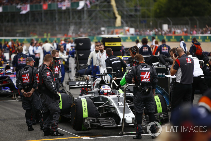 Romain Grosjean, Haas F1 Team, in car