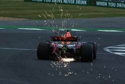 Daniel Ricciardo, Red Bull Racing RB13, strikes up sparks