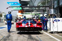 #67 Ford Chip Ganassi Racing, Ford GT: Andy Priaulx, Harry Tincknell