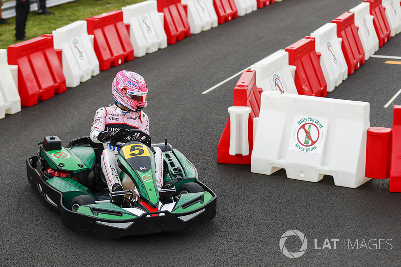 Esteban Ocon, Force India, en un kart