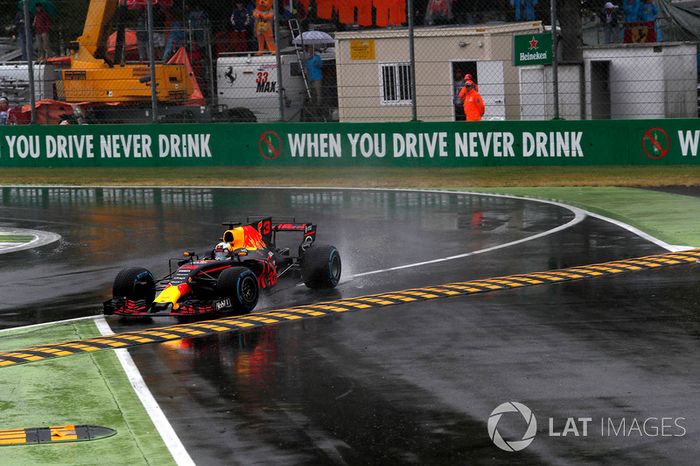 Daniel Ricciardo, Red Bull Racing RB13 se sigue de largo