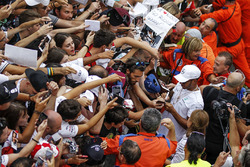 Lewis Hamilton, Mercedes AMG F1 signs autographs for the fans