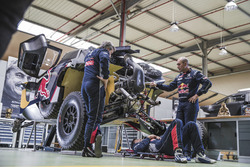 Гонщики Peugeot Sport Сириль Депре, Карлос Сайнс и Стефан Петерансель