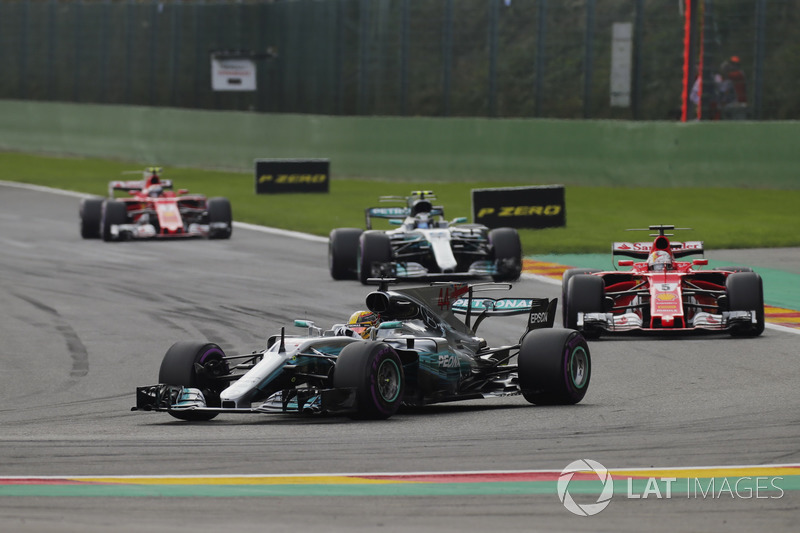 Lewis Hamilton, Mercedes AMG F1 W08, Sebastian Vettel, Ferrari SF70H, Valtteri Bottas, Mercedes AMG F1 W08 y Kimi Raikkonen, Ferrari SF70H