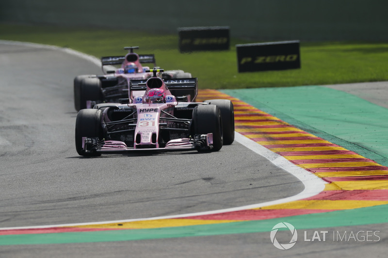 Esteban Ocon, Sahara Force India F1 VJM10, Sergio Perez, Sahara Force India F1 VJM10