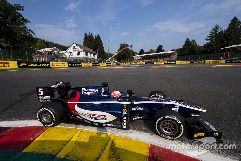 16. <img src="https://cdn-8.motorsport.com/static/img/cfp/0/0/0/100/108/s3/italy-2.jpg" alt="" width="20" height="12" /> Лука Гьотто