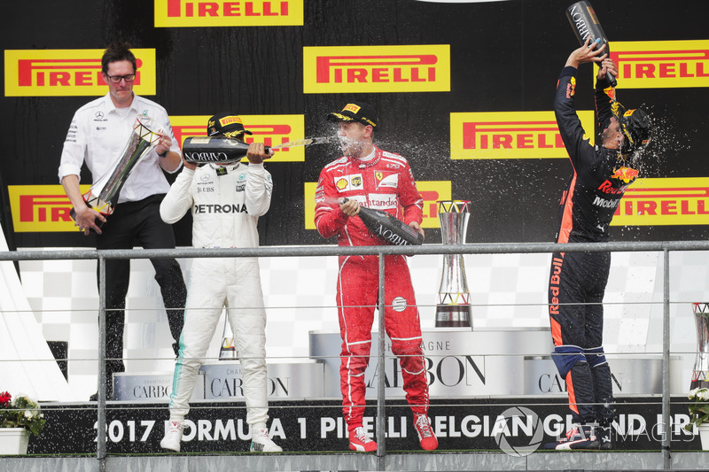Подіум: Себастьян Феттель, Ferrari, Льюіс Хемілтон, Mercedes AMG F1, Даніель Ріккардо, Red Bull Racing