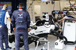 Williams mechanics prepare a new chassis for Felipe Massa, Williams