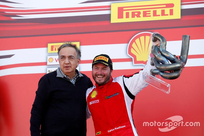 Podium: ganador, Carlos Kauffmann, Ferrari de Fort Lauderdale con Sergio Marchionne, Presidente Ferr