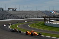 Fernando Alonso, Andretti Autosport Honda, James Hinchcliffe, Schmidt Peterson Motorsports Honda