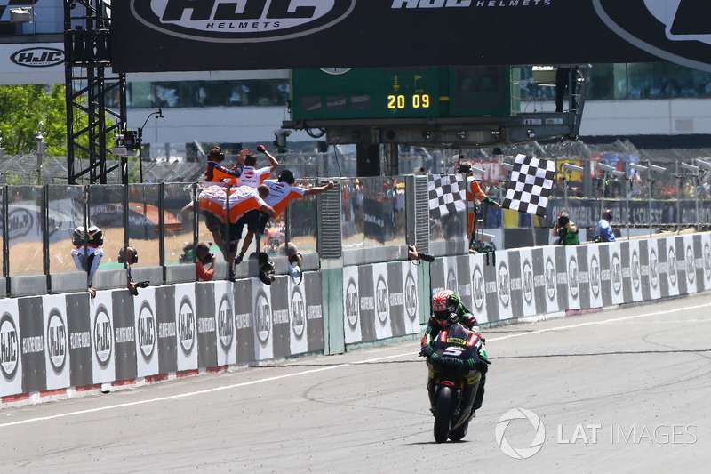 Podium perdana di tanah kelahiran
