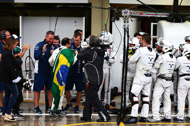 Felipe Massa, aplaudido por Williams