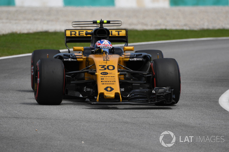 Jolyon Palmer, Renault Sport F1 Team RS17, broken front wing in FP3