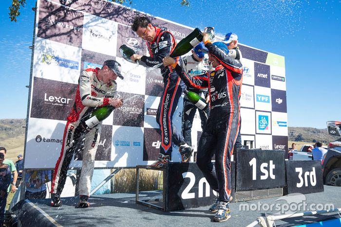 Thierry Neuville, Nicolas Gilsoul, Hyundai Motorsport, Elfyn Evans, Daniel Barritt, M-Sport, Ott Tänak, Martin Järveoja, M-Sport