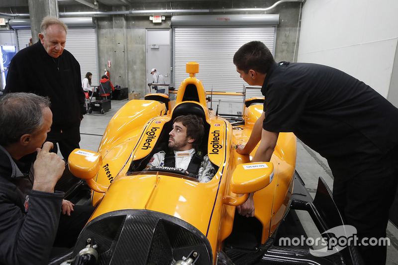 Fernando Alonso, Andretti Autosport Honda zit in de auto