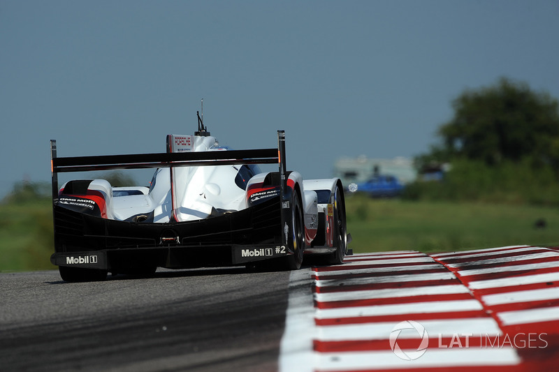 #2 Porsche Team Porsche 919 Hybrid: Timo Bernhard, Earl Bamber, Brendon Hartley