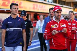 Паскаль Верляйн, Sauber, и Себастьян Феттель, Ferrari
