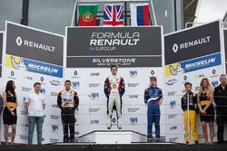 Podium: ganador, Will Palmer, R-ace GP, segundo, Henrique Chaves, AVF by Adrian Valles, tercero, Robert Shwartzman, Josef Kaufmann Racing