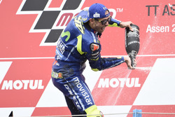 Podium: Race winner Valentino Rossi, Yamaha Factory Racing