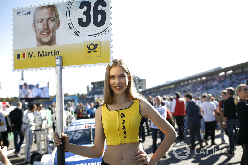 Gridgirl von Maxime Martin, BMW Team RBM, BMW M4 DTM