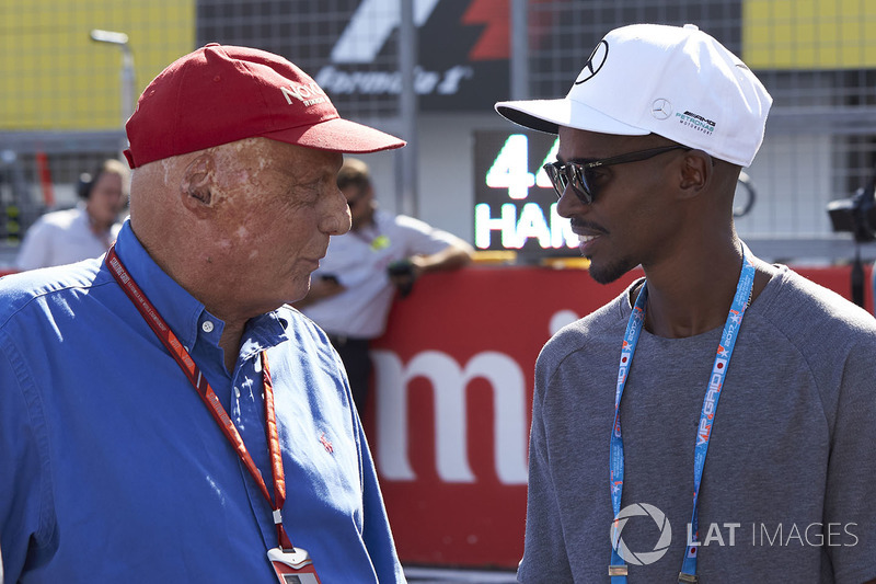 Niki Lauda, Mercedes AMG F1 con Sir Mo Farah, Campeón Olímpico.