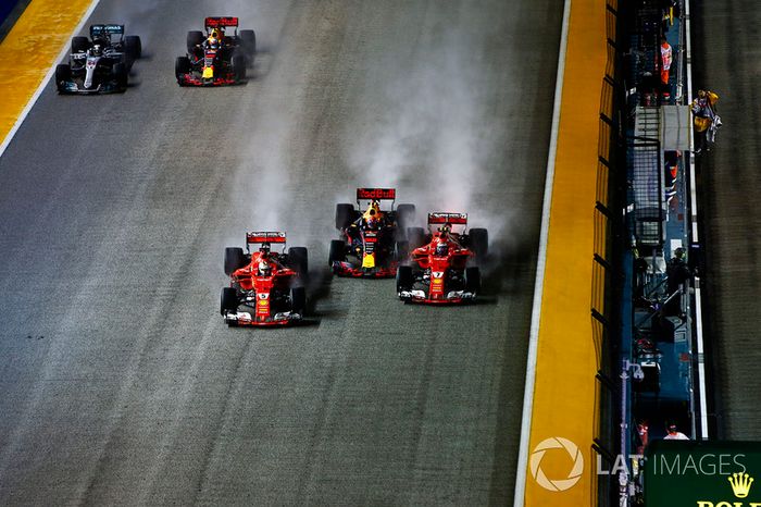  Kimi Raikkonen, Ferrari SF70H collides, Max Verstappen, Red Bull Racing RB13 and into Sebastian Vettel, Ferrari SF70H