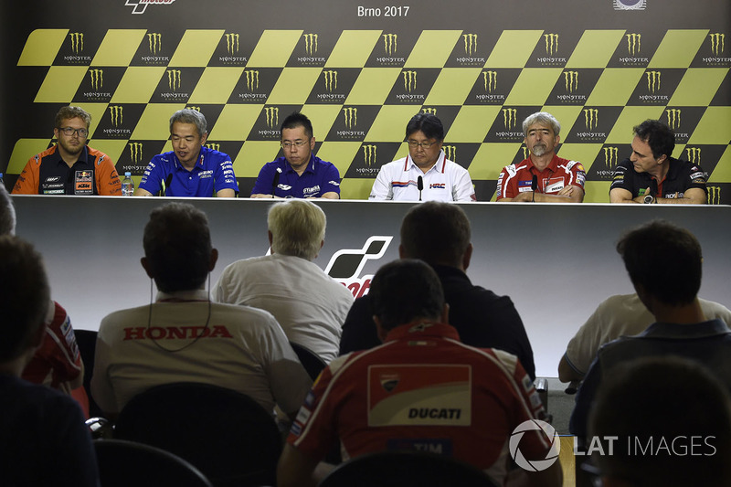 Sebastian Risse, Red Bull KTM Factory Racing, Shinichi Sahara, Team Suzuki MotoGP líder de proyecto, Kouji Tsuya, Yamaha Factory Racing, Gigi Dall'Igna, Ducati Team Director General, Romano Albesiano, Aprilia Racing Team Gresini