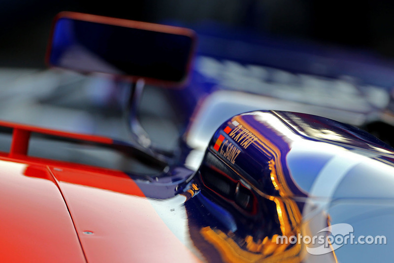 Scuderia Toro Rosso STR12 detail