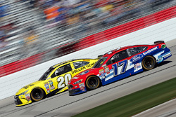 Matt Kenseth, Joe Gibbs Racing Toyota; Ricky Stenhouse Jr., Roush Fenway Racing Ford