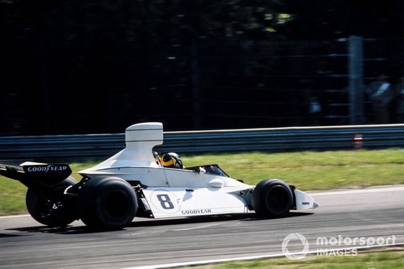 Три следующие позиции на решетке неожиданно заняли гонщики Brabham – вместе с Карлосом Рейтеманом и Карлосом Пасе (на фото)…