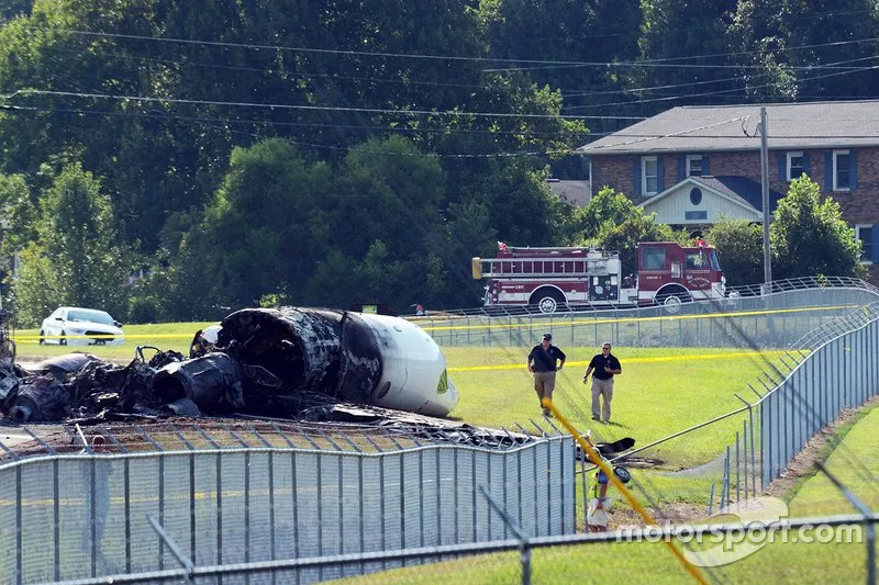 Dale Earnhardt Jr. en un accidente de avión