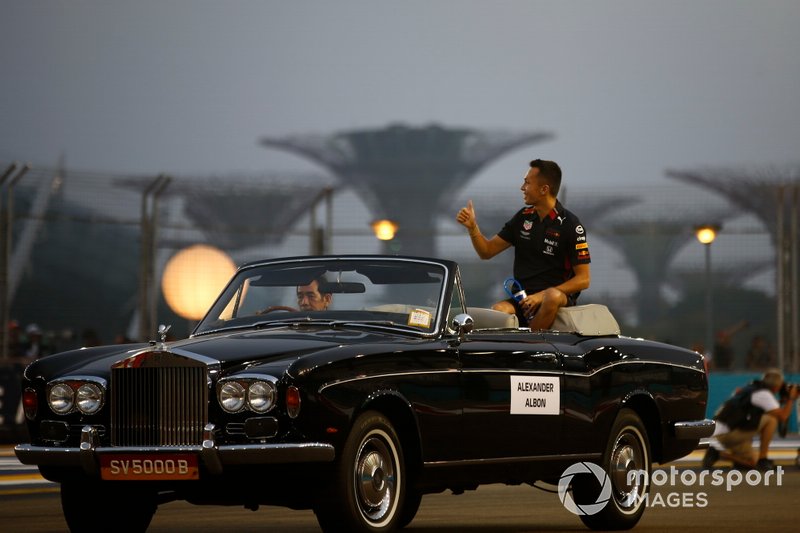 Alexander Albon, Red Bull Racing, in the drivers parade