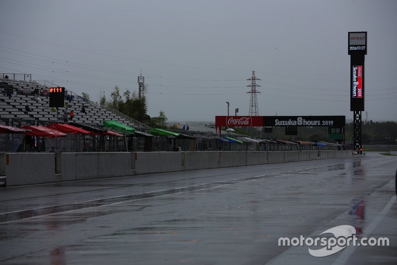 Wet track Suzuka 8 Hours