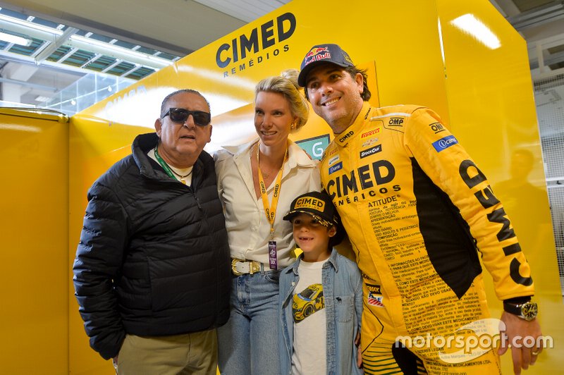Galvão Bueno, Cacá e família na Corrida do Milhão da Stock Car