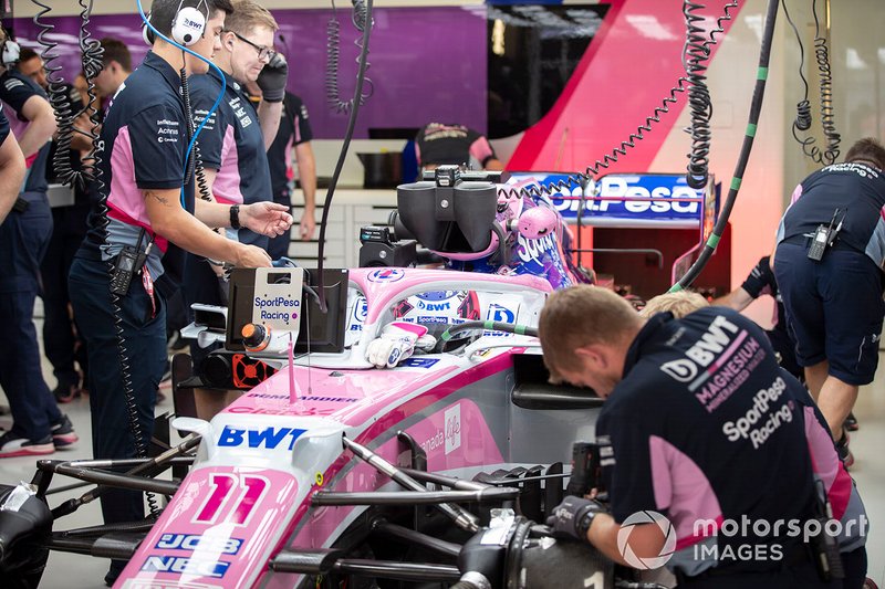 Sergio Perez, Racing Point RP19, in the garage