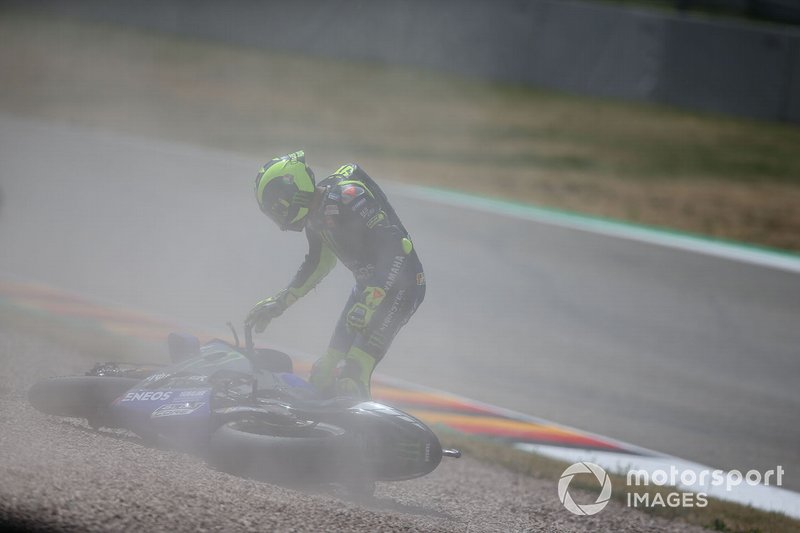 Sturz: Valentino Rossi, Yamaha Factory Racing
