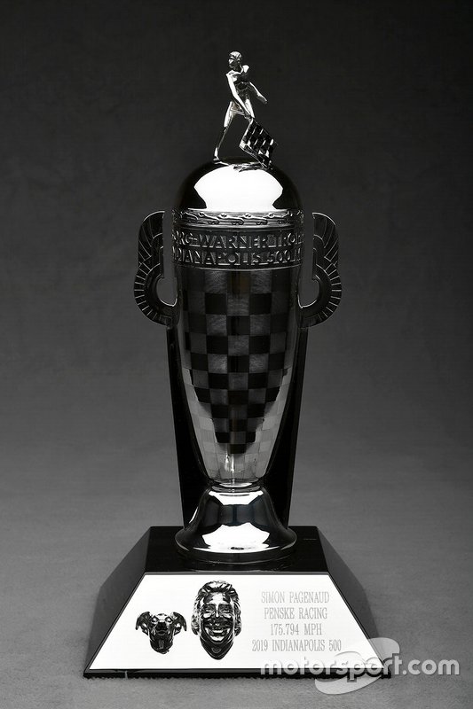 Trofeo Bebé Borg-Warner Simon Pagenaud con el perro Norman