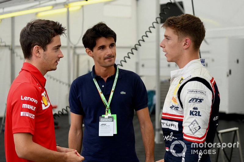 Charles Leclerc, Ferrari, Lorenzo Tolotta-Leclerc y el piloto de F4 Sauber Junior Team Arthur Leclerc