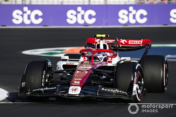 Zhou Guanyu, Alfa Romeo C42