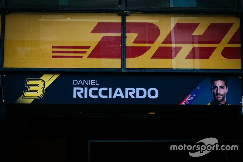 Papan nama Daniel Ricciardo, Renault F1 Team