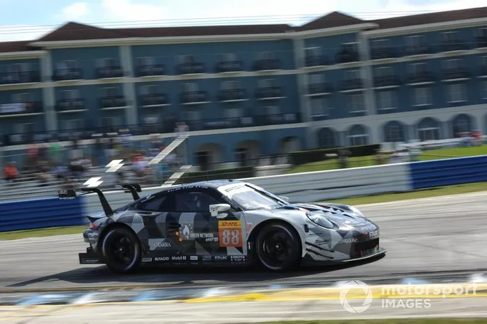 #88 Proton Competition Porsche 911 RSR: Gianluca Roda, Giorgio Roda, Matteo Cairoli