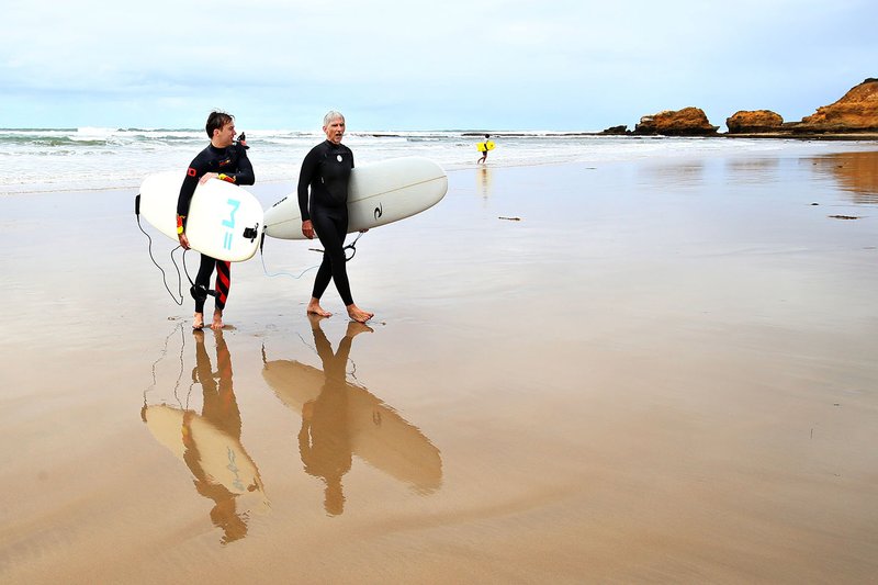 Pierre Gasly, Red Bull Racing surfeando con Damon Hill