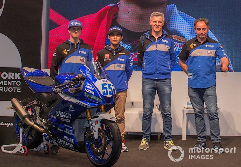 Jacopo Facco, Galang Hendra, Semakin di Depan - Biblion MotoXRacing, Alberto Barozzi, Yamaha Motor Europe bLU cRU Racing Manager