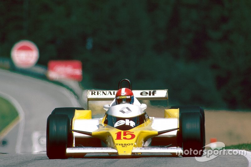 Az autó a Renault RS10 (RS10 RS11 RS12) nevet kapta, ami az 1979-es szezonban teljesített szolgálatot. A gépet François Castaing, Michel Tétu és Marcel Hubert tervezte. A csomagot egy V6-os ikerturbós erőforrás keltette életre. A középmotoros szörnyeteg az Elf üzemanyagával és a Michelin abroncsaival gurult pályára.