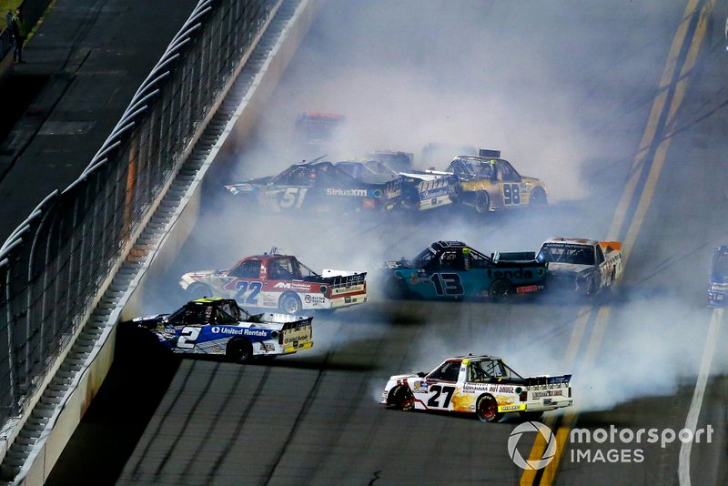 Christian Eckes, Kyle Busch Motorsports, Toyota Tundra SiriusXM, Myatt Snider, ThorSport Racing, Ford F-150 and Sheldon Creed, GMS Racing, Chevrolet Silverado United Rentals/A.M.Ortega crash