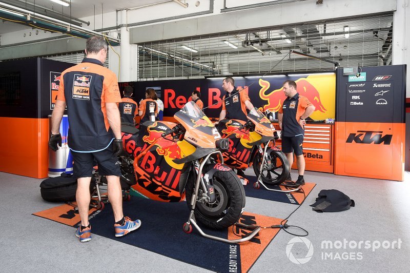 Red Bull KTM Factory Racing garage