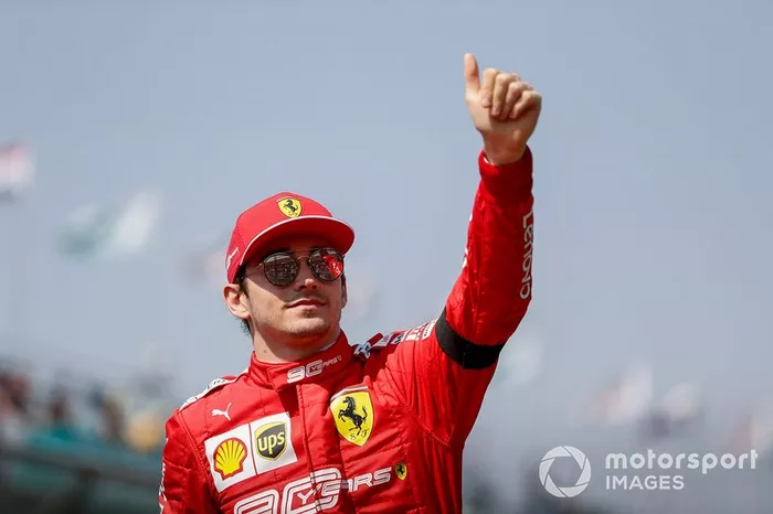 Charles Leclerc, Ferrari, durante la drivers parade
